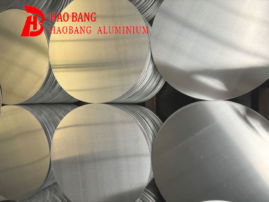 Pişirme aletleri için alüminyum yuvarlak levha, çap 80 - 1100 mm, kalınlık 0,5 - 6 mm. Fabrika stoklarımızda mevcuttur.