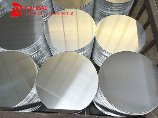 Pişirme aletleri için alüminyum yuvarlak levha, çap 80 - 1100 mm, kalınlık 0,5 - 6 mm. Fabrika stoklarımızda mevcuttur.