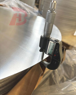Özel Boyut Alüminyum Çember 0.3-6mm Kalınlığı 100-1000mm Diametresi CC DC Malzeme 1050 1060 3003 Alloy Crack Resistant Deep Drawing for Cookware and Lamp Cover Stamping