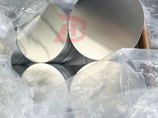 Özel Boyut Alüminyum Çember 0.3-6mm Kalınlığı 100-1000mm Diametresi CC DC Malzeme 1050 1060 3003 Alloy Crack Resistant Deep Drawing for Cookware and Lamp Cover Stamping