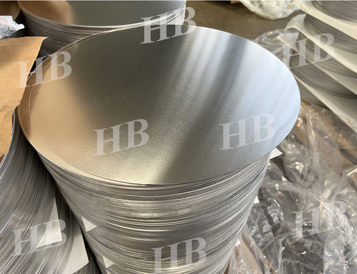 Pürüzsüz Yüzeyli Yüksek Düzlükte Alüminyum Disk 1050 1060 3003 Alaşım, 0,3–6 mm Kalın, Lamba Kapağı ve Tencereler için Özel Boyutlu Alüminyum Boş