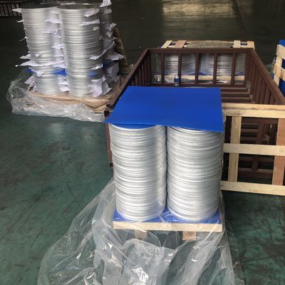 Pürüzsüz Yüzeyli Yüksek Düzlükte Alüminyum Disk 1050 1060 3003 Alaşım, 0,3–6 mm Kalın, Lamba Kapağı ve Tencereler için Özel Boyutlu Alüminyum Boş