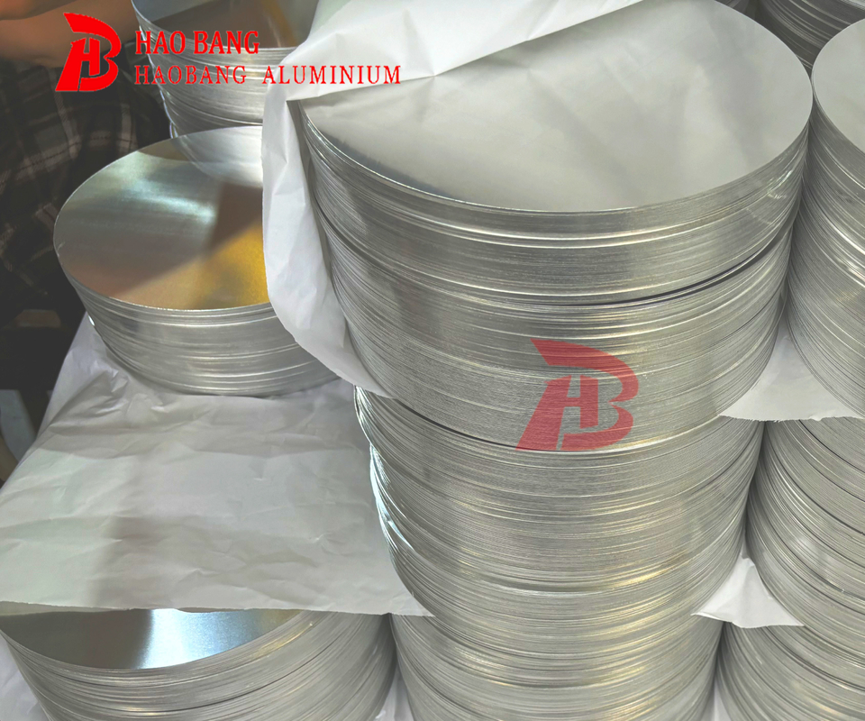 Kaplı yüzey B209 ASTM 3003 8011 1050 1100 1060 Yapışkan Panlar için Alüminyum Disk Çemberleri