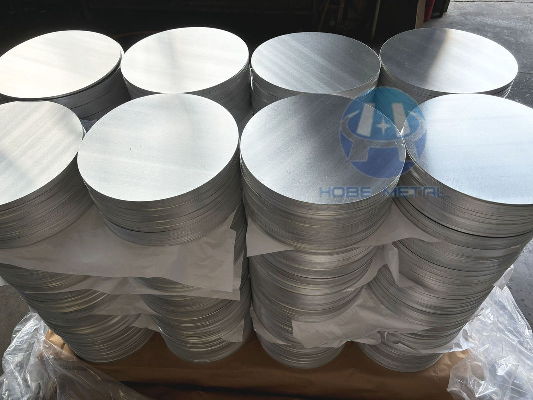 Özel Boyut Alüminyum Çember 0.3-6mm Kalınlığı 100-1000mm Diametresi CC DC Malzeme 1050 1060 3003 Alloy Crack Resistant Deep Drawing for Cookware and Lamp Cover Stamping